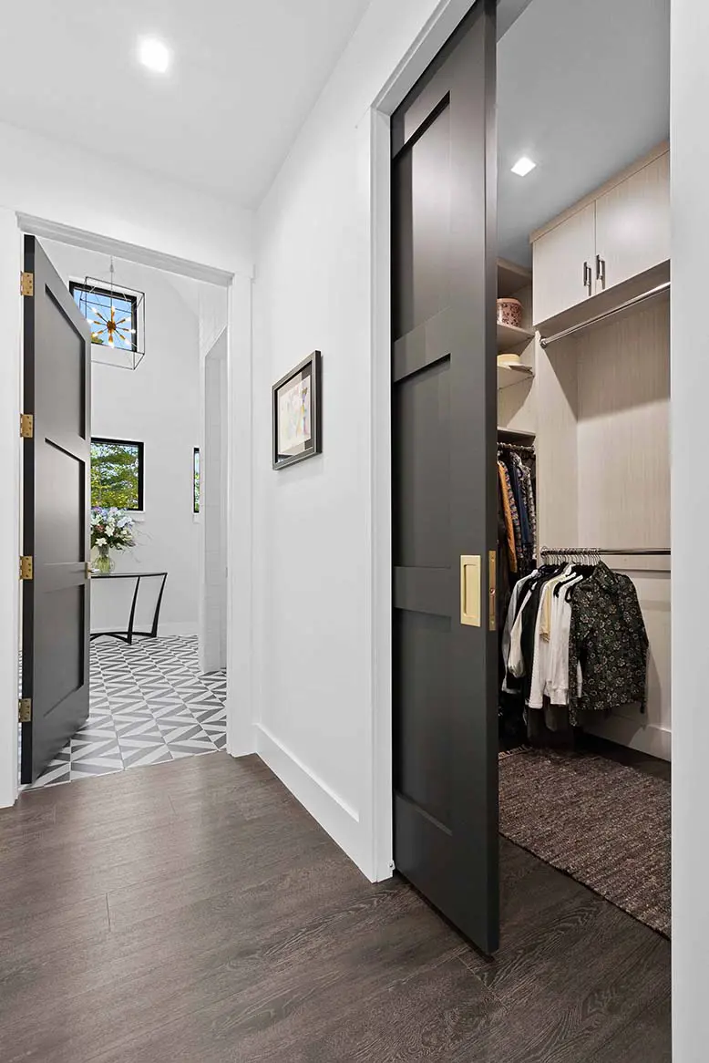 Walk in closet