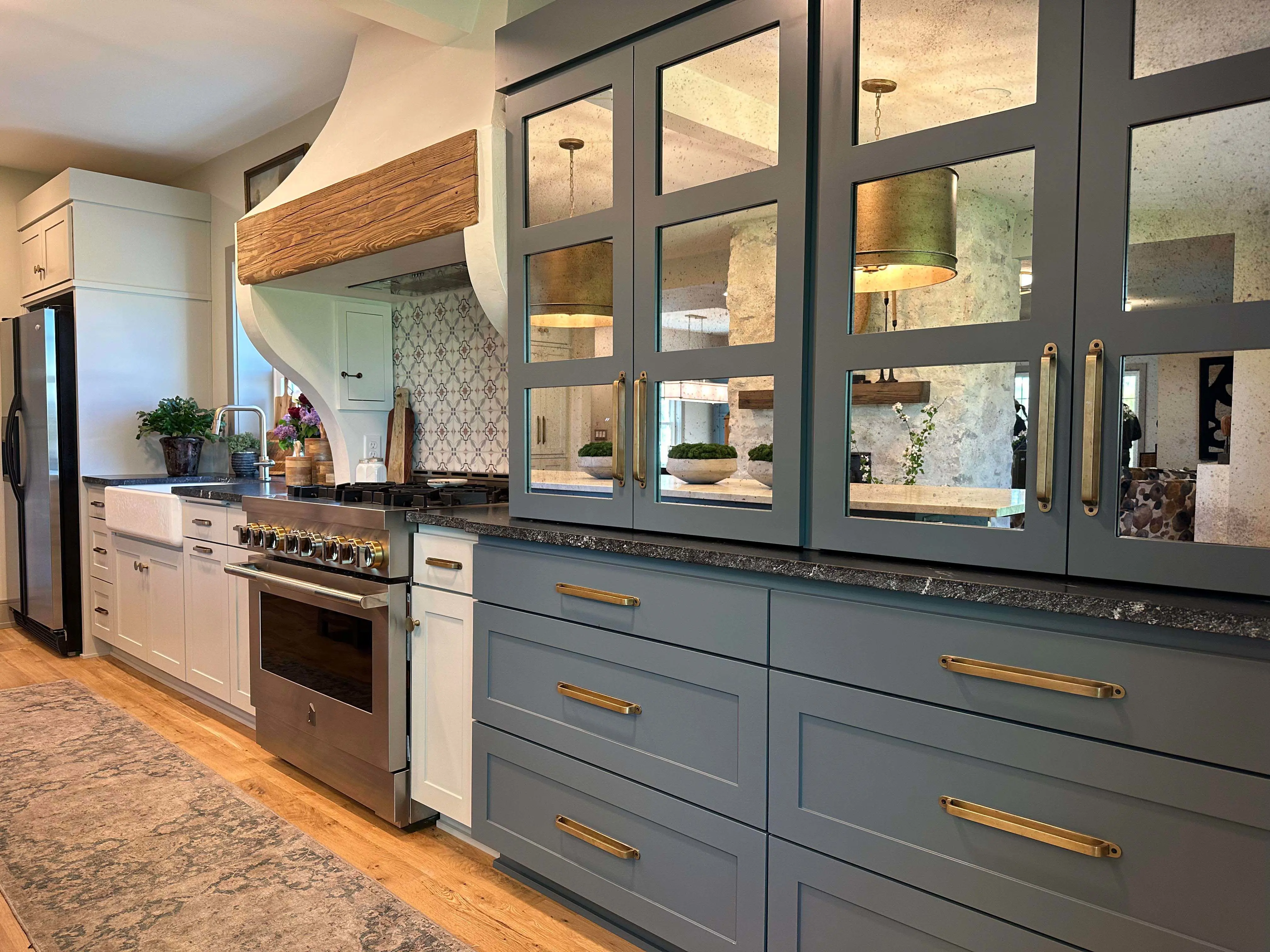 Kitchen Cabinets with oven